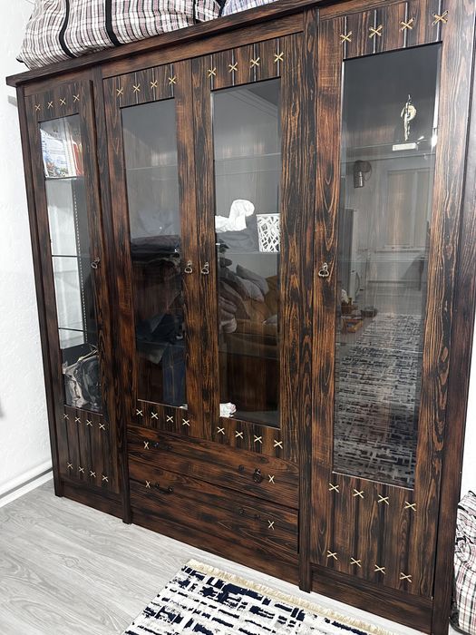 Шкаф 2метровый бу в отличном состояний