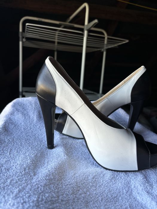 Set pantofi si poseta de piele