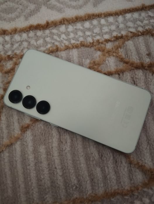 Samsung.          S25