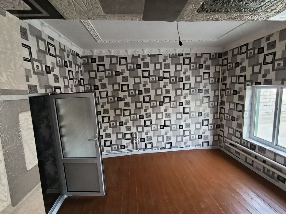 Uy sotiladi 3sotix 5xona 59.000 keliwamz