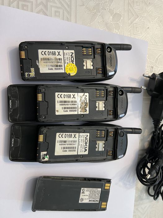 lot 3 Nokia 7110