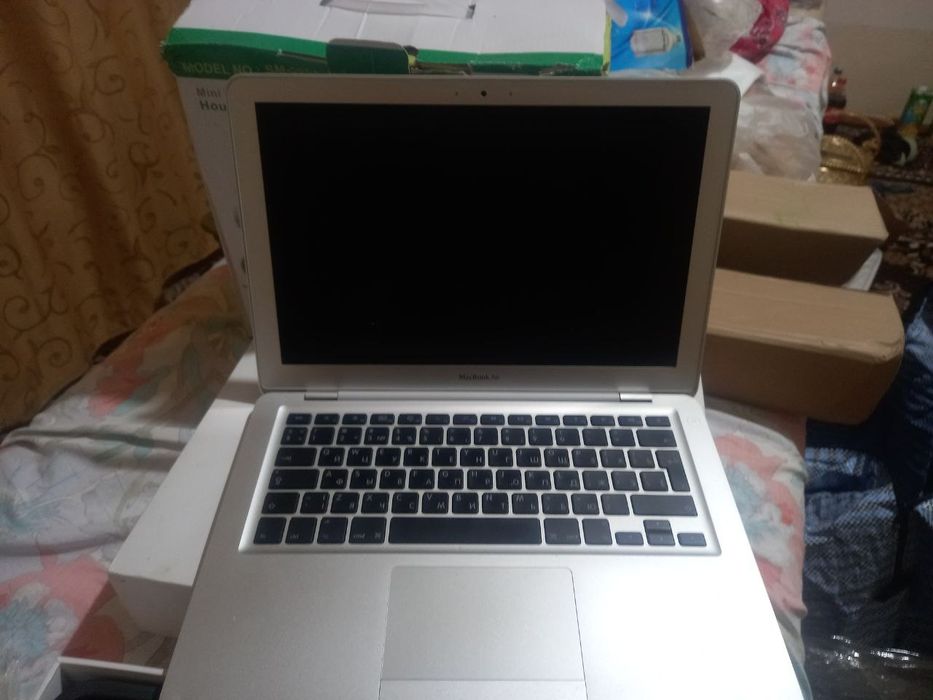 Macbook Air  srochna aotiladi