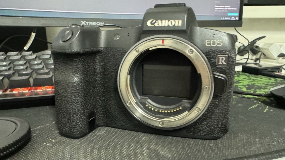 Canon EOS R фотовидеокамера