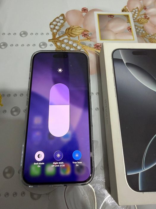 Iphone 16 pro max white 256 GB / отичном состоянии