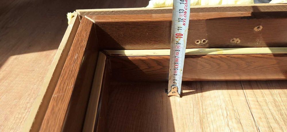 Налично е само крилото с витража, цена 50 лева без коментар.