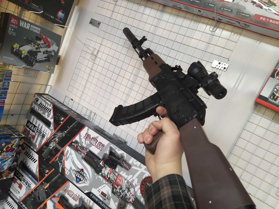 **"Маленькие Герои: Захватывающие Приключения с Arbizz M416!"**