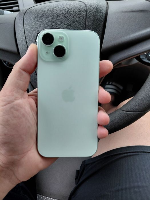 Продам Iphone 15  5G  128gb