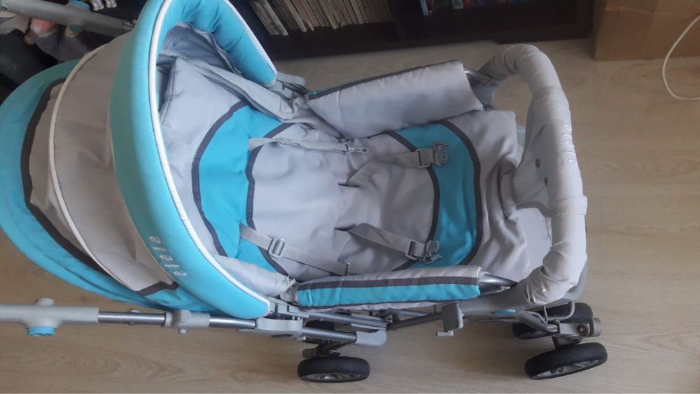 Продам коляску срочно