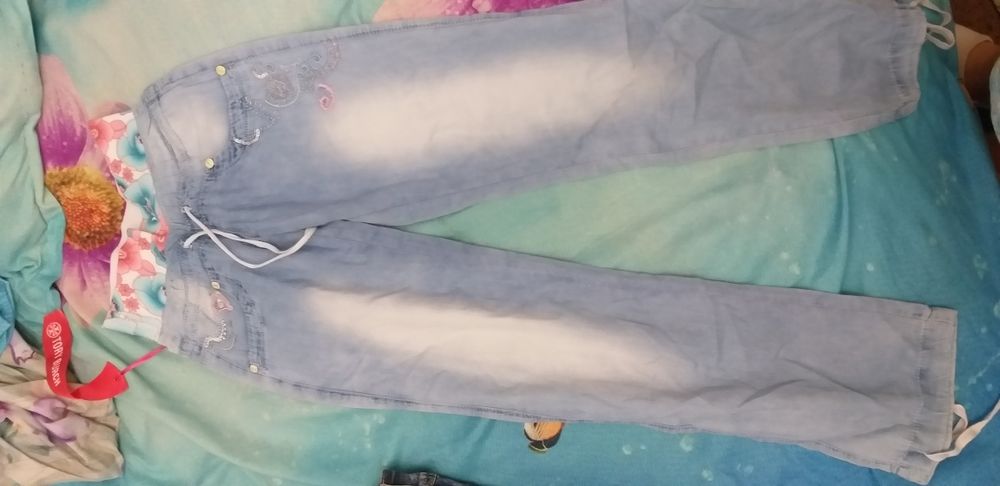 Продаются новые джинсы на девочек
