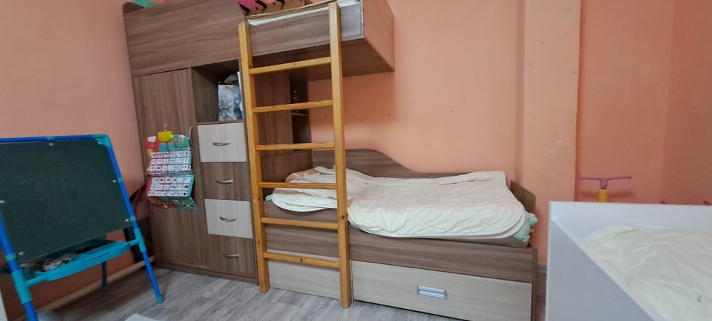 Двухъярусная кровать детская