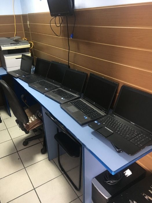 Vand laptop second-hand - garantie 12 luni !