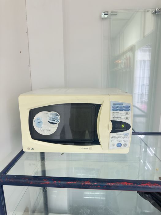 Микроволновка в отличном состоянии!!!
