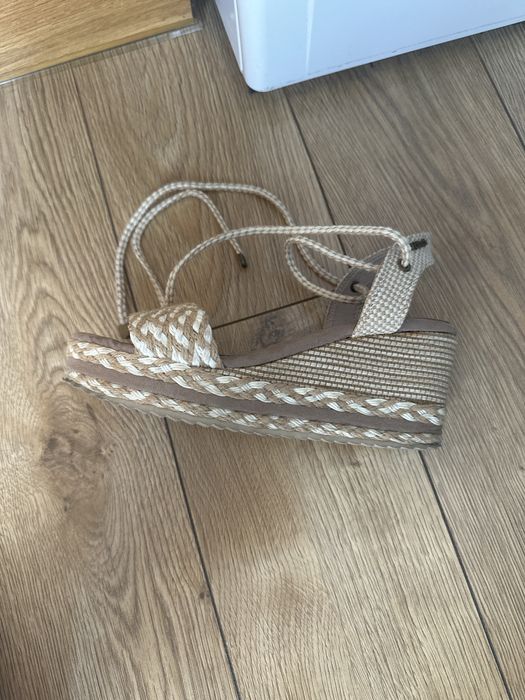 Сандали на платформа!