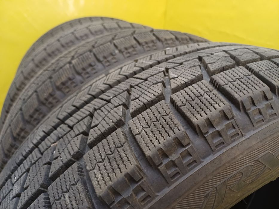 Шины 215 60 R17 BRIDGESTONE комплект