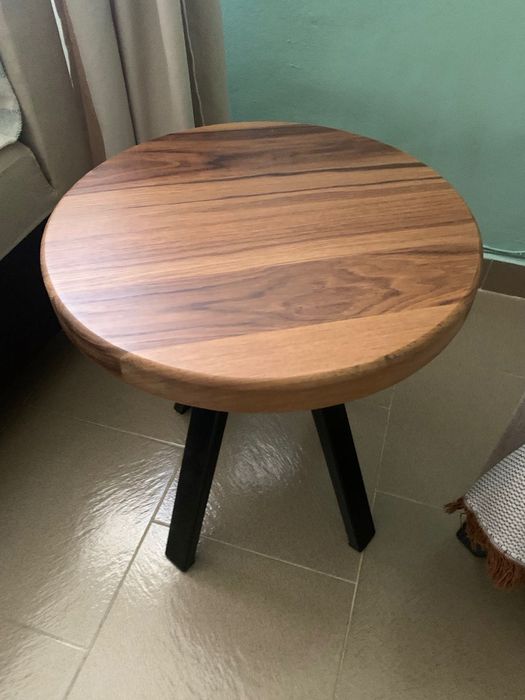 Изработка на мебели от дърво и желязо