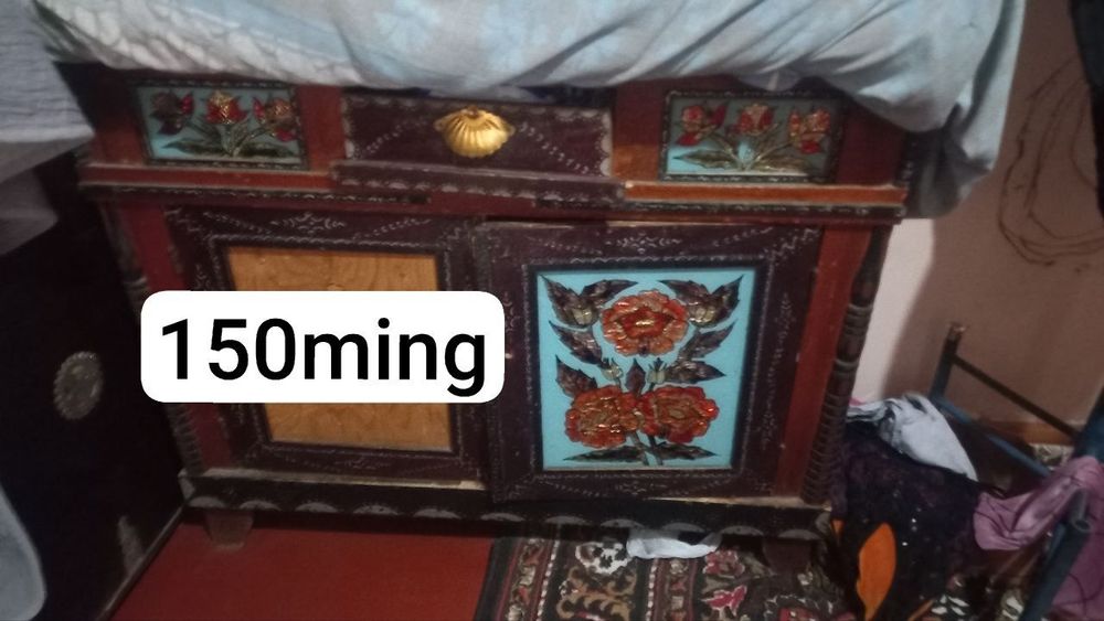 Eski mebellar sotiladi