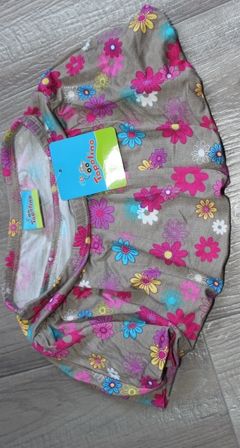 Продам красивый костюмчик