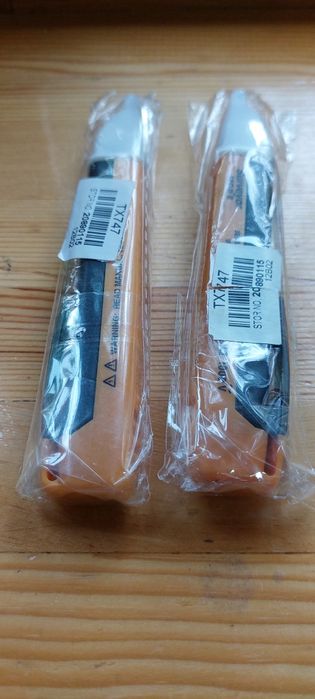 Продаются тестеры переменного и постоянного напряжений.