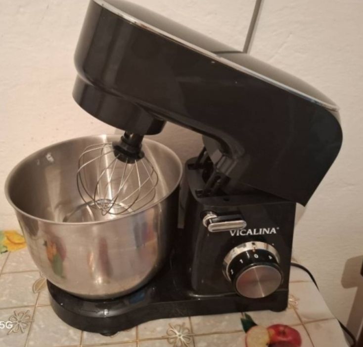 Кухонный планетарный миксер и тестомес