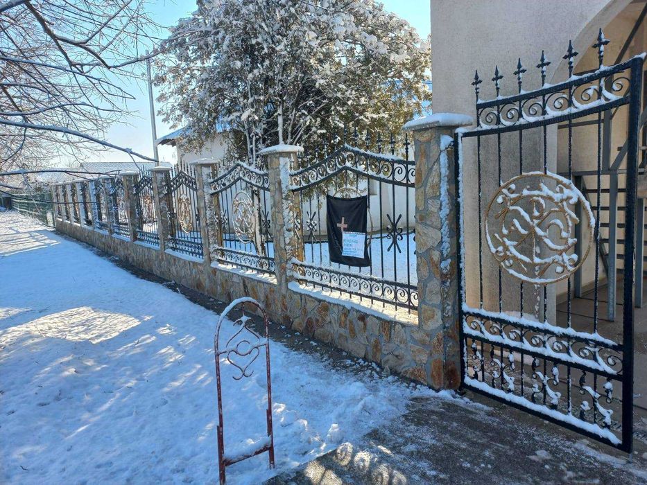 Executam porti si garduri din fier forjat