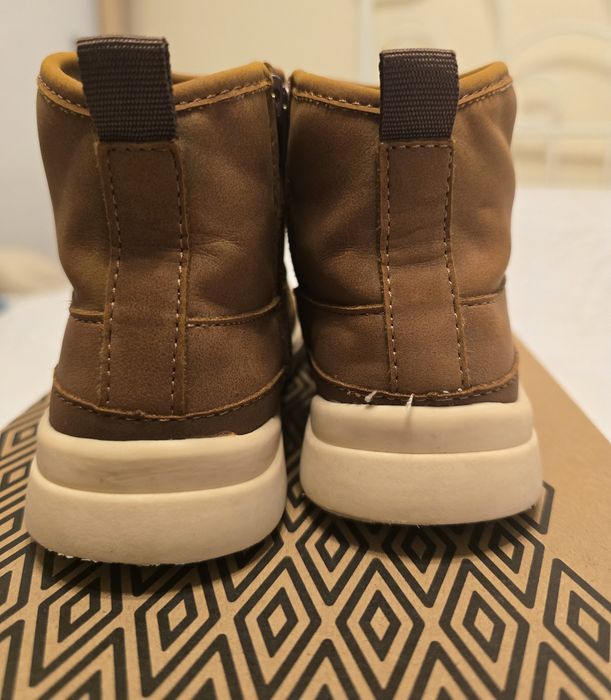 Зимни боти за момче на Zara, размер 26,стелка 16см.