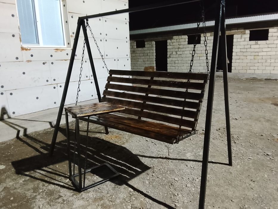 Садовая качеля..