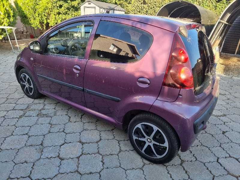 PEUGEOT 107 2012