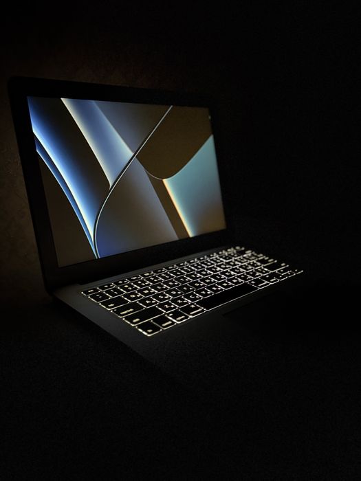 MacBook Air (13-inch)