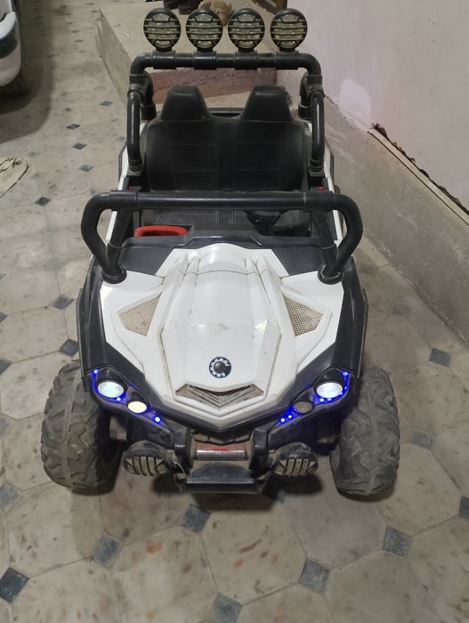 Детский автомобиль