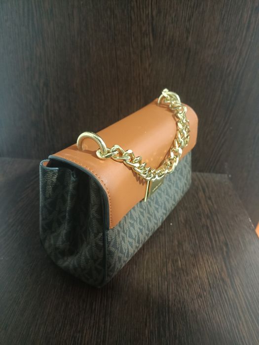 Продам сумку в новом состоянии