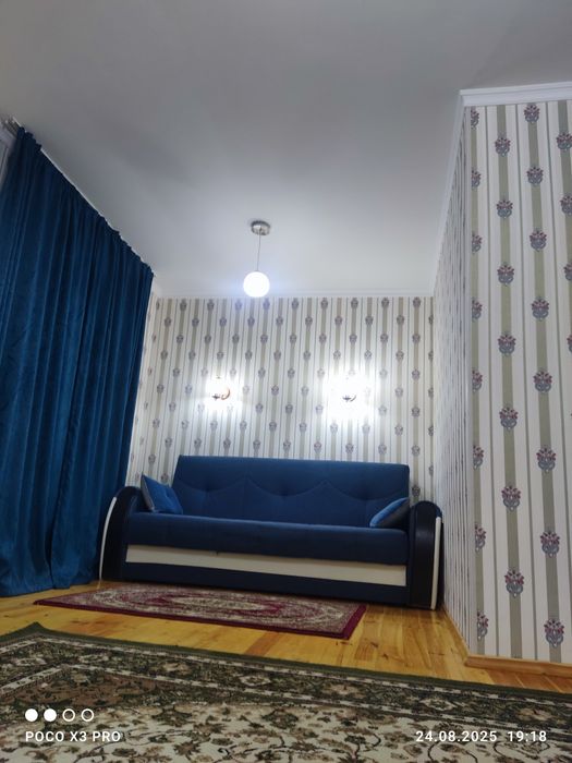 Продаётся двухкомнатная квартира на алайском рынке 2/4/4