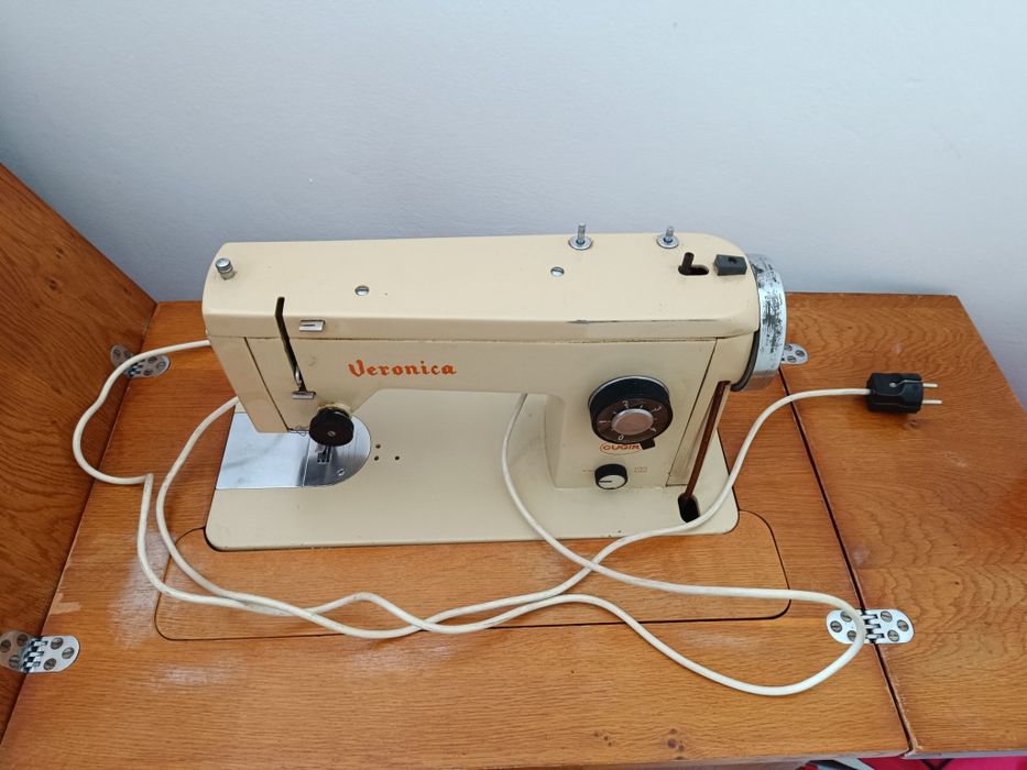 Masina de cusut - Veronica Cugir (antichitati)