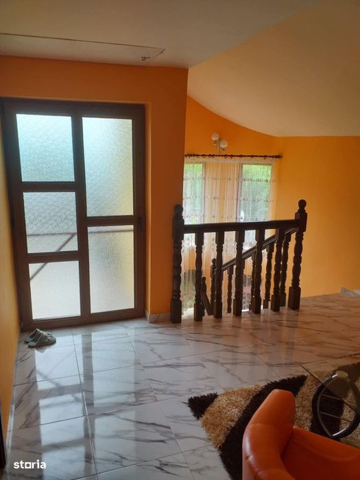 Casa De Vanzare-Carcea