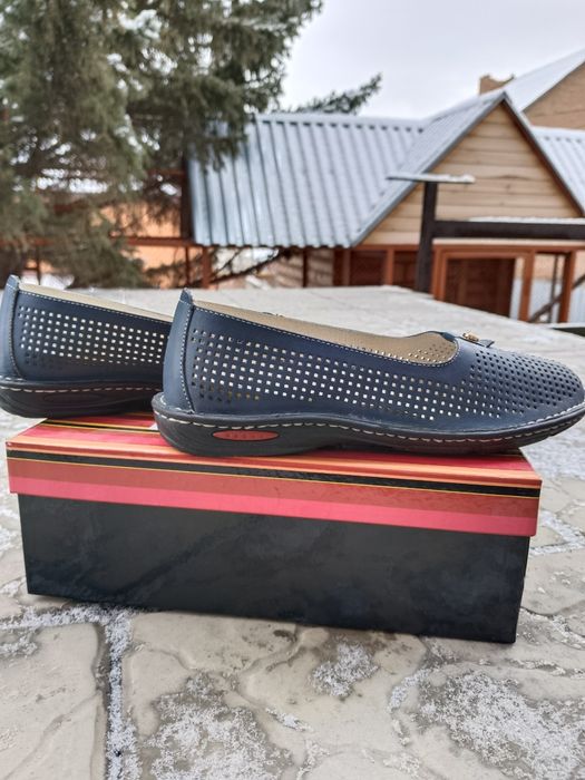 Продам туфли женские