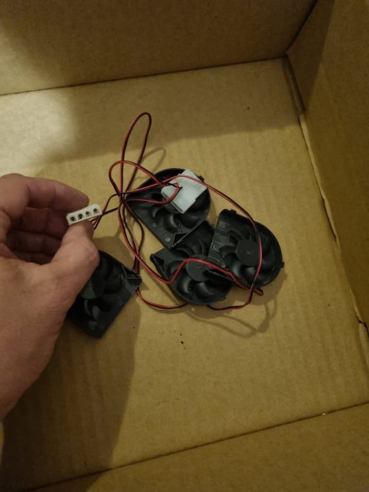 Soclu baterii,cablu tel,ștechere,căști tel,incarcatoare,cablu RCA