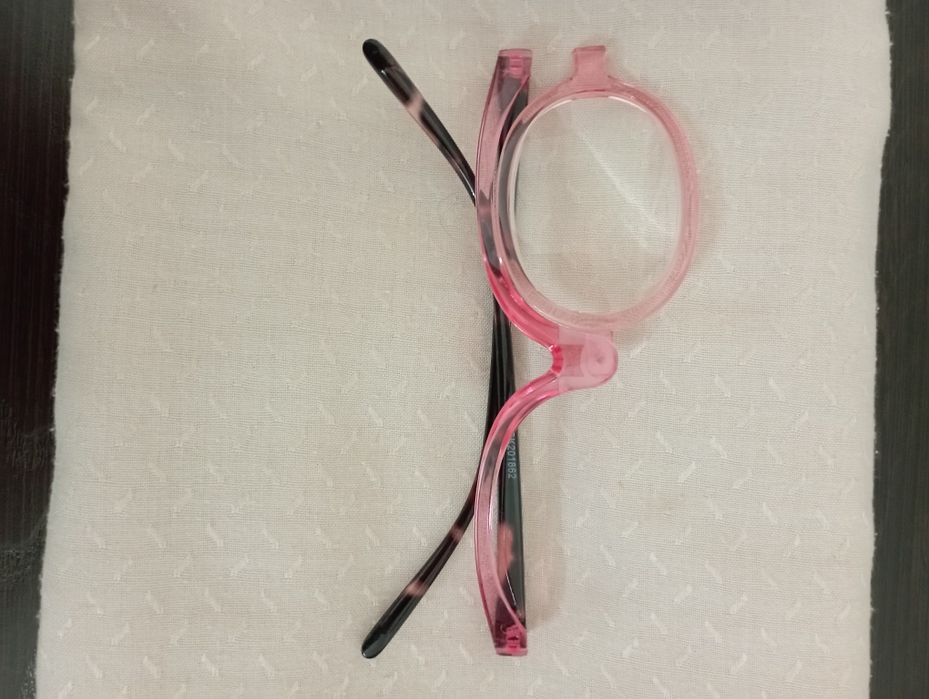 Продам новые  очки  полуободковые для макияжа