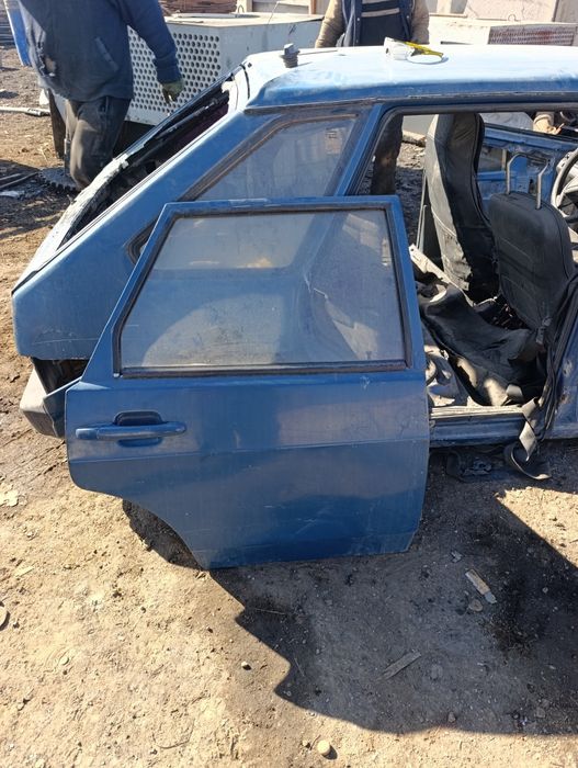 Двери ВАЗ 2109 продам