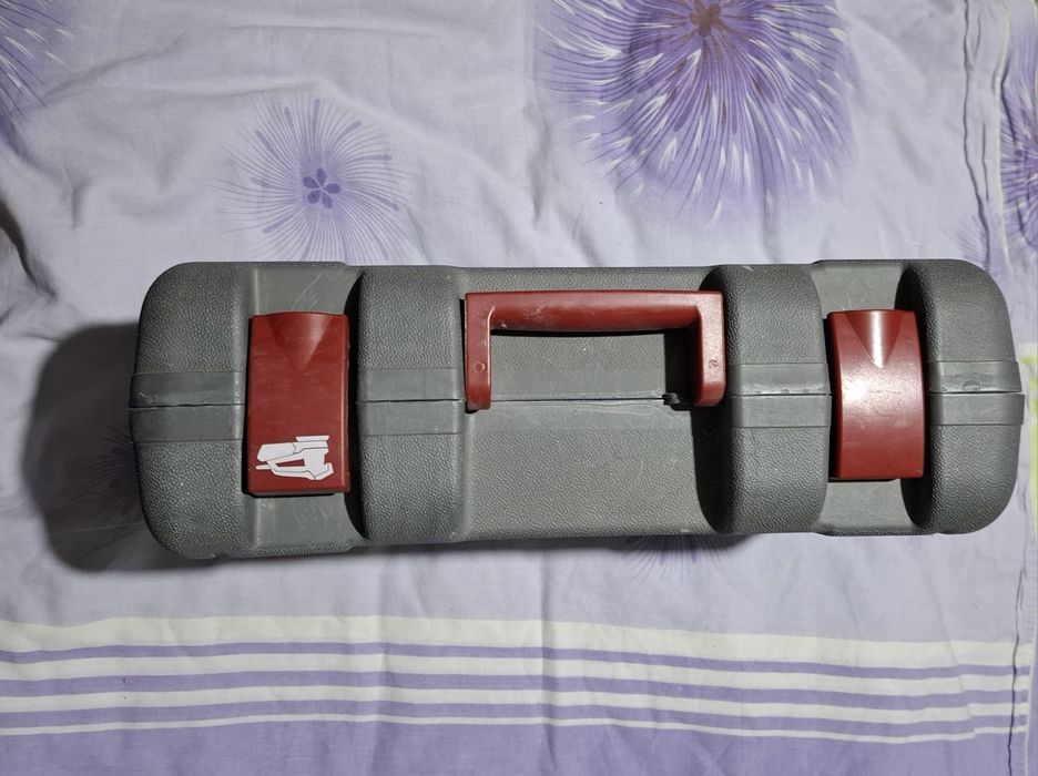 Кейс чемоданчик б/у от шлифмашинки