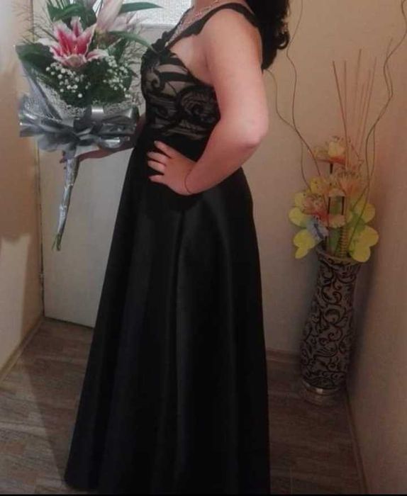 Продавам бална рокля