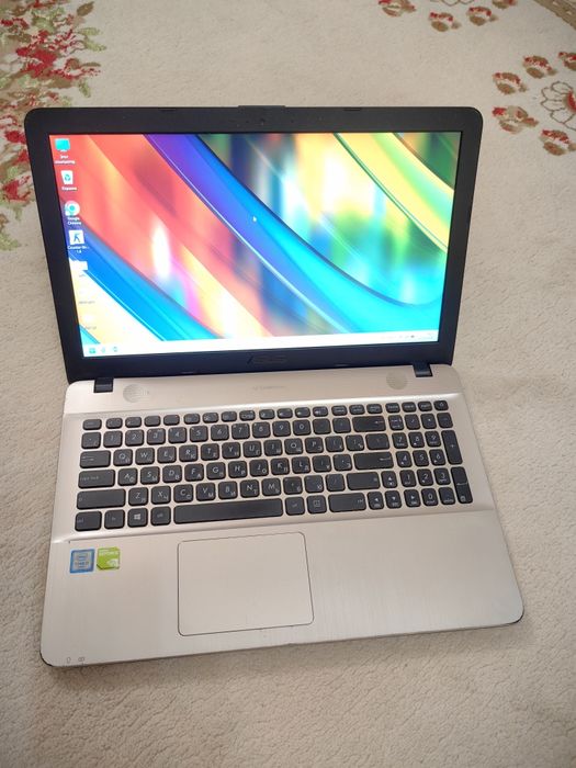 * Ноутбук Асус *