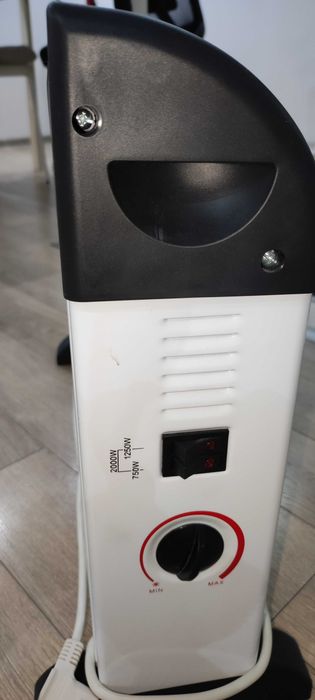Конвекторна печка Crown 2000 W