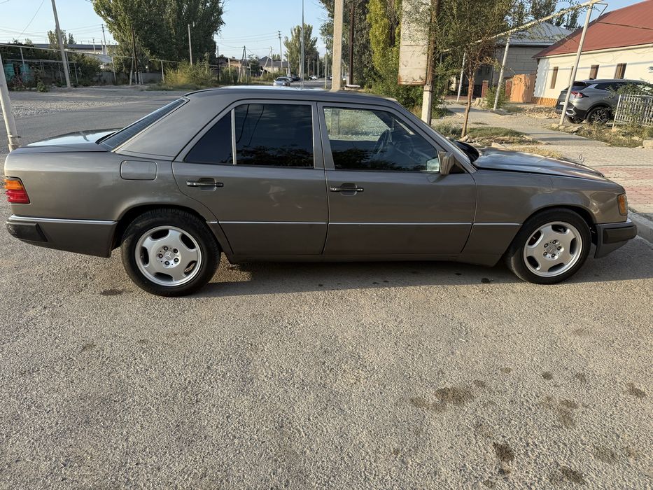 Продам машину Mersedes -benz