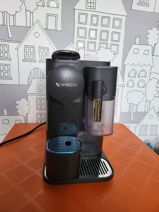 Кафемашина с капсули DeLonghi Lattissima One EN 510.B неспресо