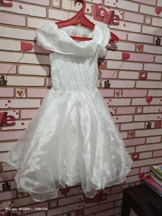 Белое платье 6-7 лет