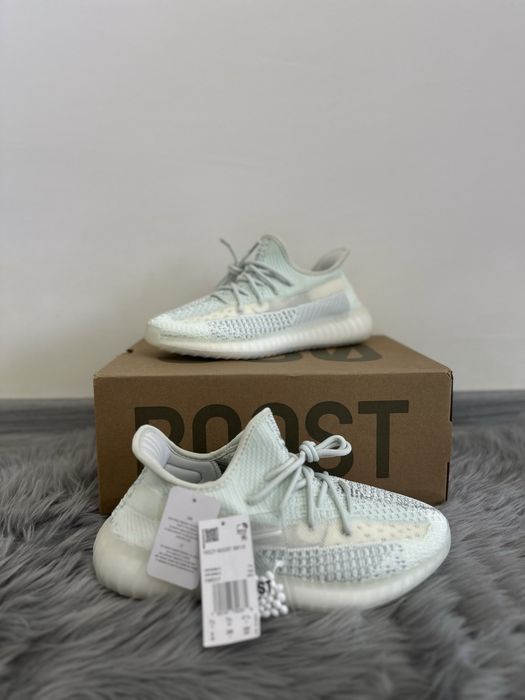 Yeezy Boost 350 V2 Cloud White
