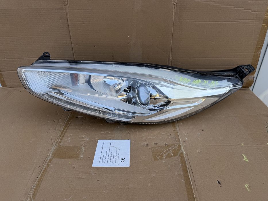 Far stanga Ford Fiesta MK7 Facelift Lupa Halogen 2013-2018