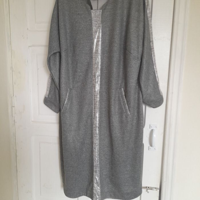 Продам платье в хорошем состоянии  б/у