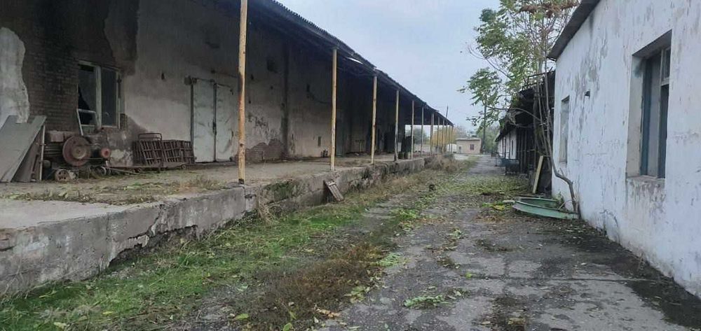 Продаётся 1 га производственная база