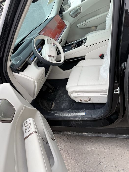 Lynk& co 900 full gibrid