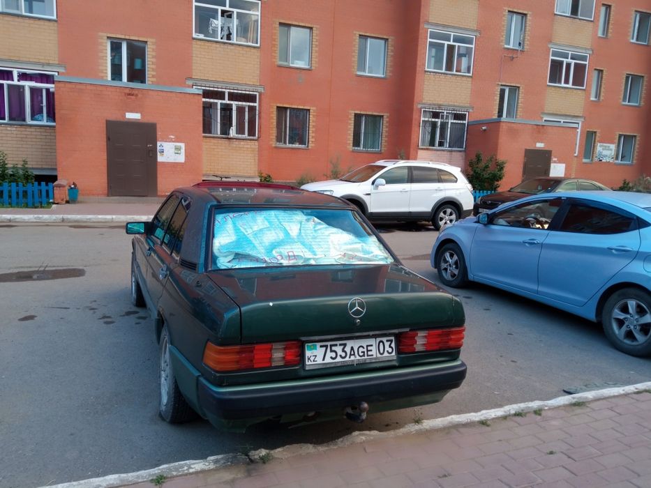 Продам мерс 190. На ходу...